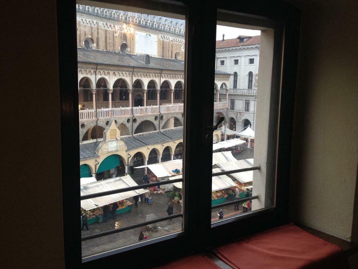 Appartamento Delle Erbe Padua Exterior foto